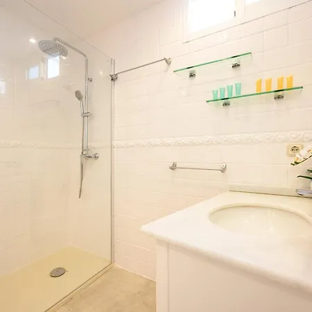 Imperator Sea Views דירה *