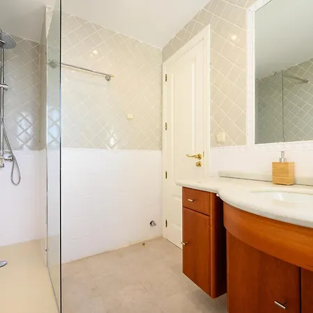 Imperator Sea Views アパート *